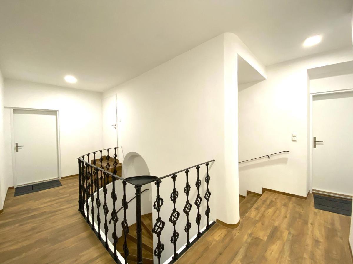 White Inn - Ferienwohnung Mit Terrasse Mürzzuschlag Exterior foto